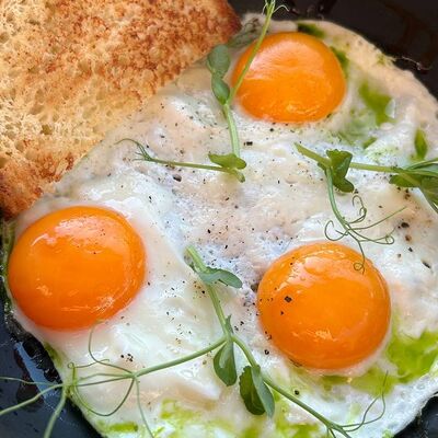 Глазунья в Nonna bonna по цене 450 ₽