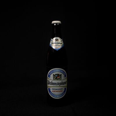 Безалкогольное пиво Weihenstephaner Hefeweissbier в Пара палок по цене 370 ₽