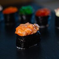 Спайси лосось в ChoCho Sushi