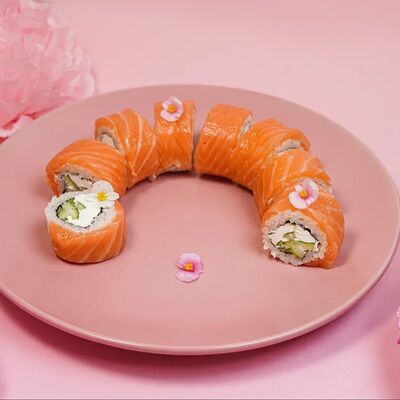 Филадельфия с лососем и огурцомв Moshi Sushi по цене 810 ₽