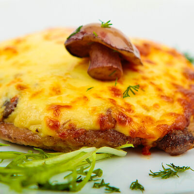 Мясо по-французски в Вираж по цене 450 ₽
