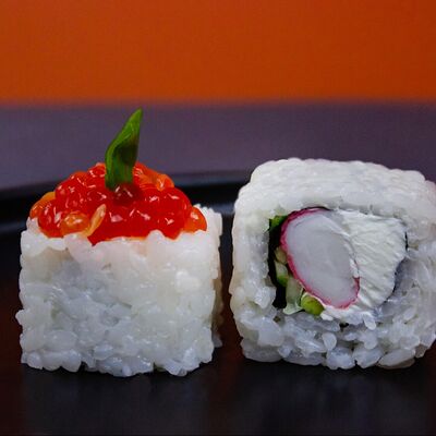 Икура с крабом в SushiShark по цене 360 ₽