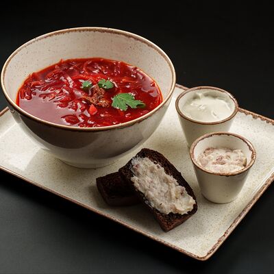 Борщ в Pinta Haus по цене 450 ₽