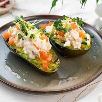 Авокадо на гриле с крабомв Мясо & Рыба