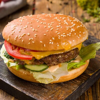 Классический бургер в Пирог Пицца Бро по цене 609 ₽