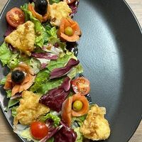 Салат с кижучем и сыром сулугуни в клярев Лес и лис