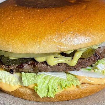 Гамбургер в Сюда иди Халяль по цене 490 ₽