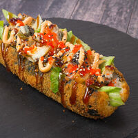 Ролл-дог с копченным угрем и окунем в Луиджи & Тосё