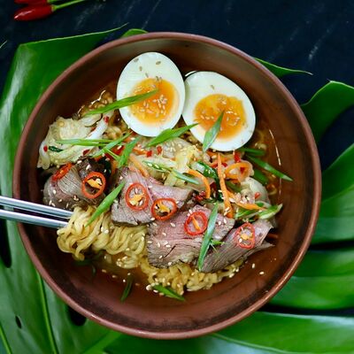 Рамен с капустой кимчи и ростбифом в Rice foodcoffee по цене 3490 ₸