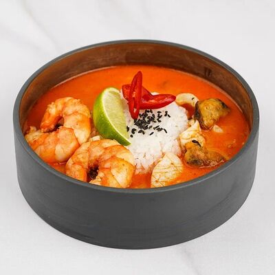 Том ям с морепродуктами в Soup and Wok по цене 830 ₽