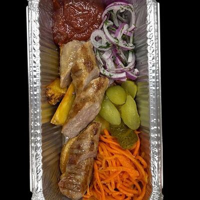 Картофель по-деревенски и колбаски гриль под соусом в Kaikan по цене 505 ₽