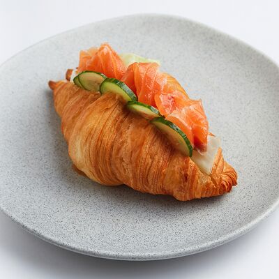 Круассан со слабосолёным лососем в Блеск по цене 350
