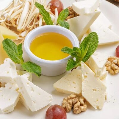 Ассорти сыровв Добрый Грузин по цене 810 ₽