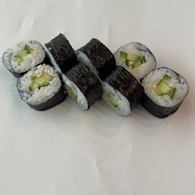 Ролл с огурцомв SUSHI WOW по цене 220 ₽