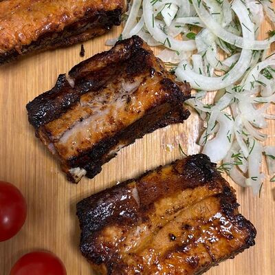 Свиные ребрышки в Кафе на прудах по цене 520 ₽