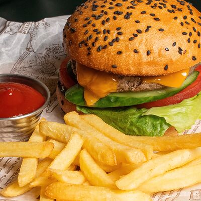 Бургер BeerЖевик в Биржевик по цене 1021 ₽