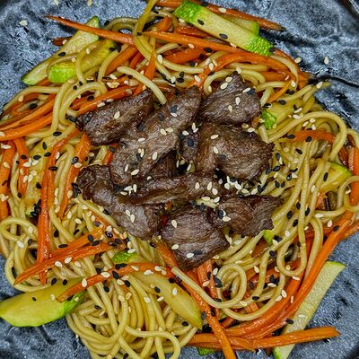 Яичная лапша с говядиной в Китайский буфет по цене 490 ₽