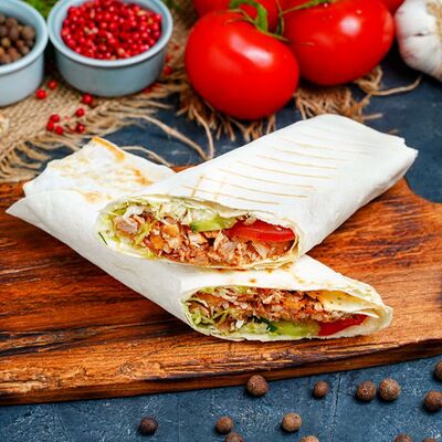 Шаурма классическая в лаваше в ВКУСНАЯ ТОЧКА по цене 730 ₽