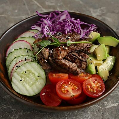 Боул с говядиной в FRIENDLOUNGE по цене 520 ₽