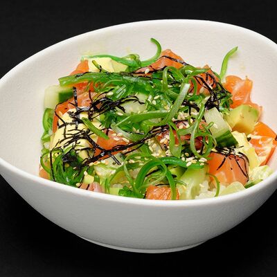 О, поке с лососем в Пару палок по цене 695 ₽