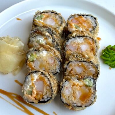 Темпура ролл с креветкой в Crystal по цене 900 ₽