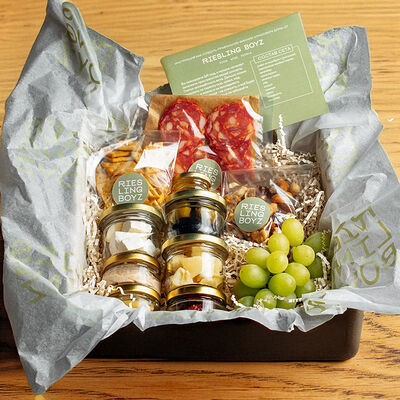 Сет к белому в Riesling Boyz по цене 3500 ₽