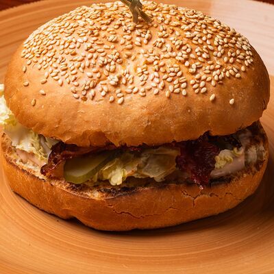 Бургер с беконом в Ноев Ковчег по цене 420 ₽