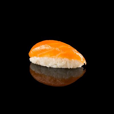 Суши с лососем в Вкус и лосось по цене 135