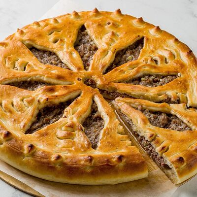 Пирог с мясом и капустой в Пирогомания по цене 1550 ₽