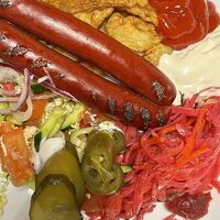 Хот-дог на тарелке в Шаверма