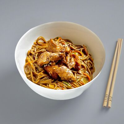 Сливочная соба с курицей в Про 100 суши по цене 645 ₽