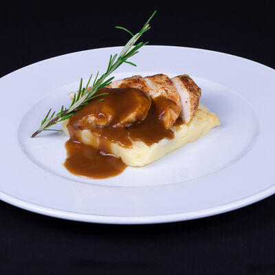 Курица с соусом демиглас в Комедия по цене 22 р.