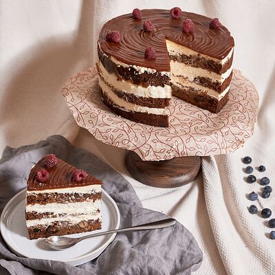 Морковный торт с карамелью в Debaton по цене 180