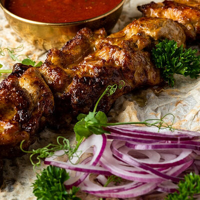 Шашлык из куриного бедра доставка в Еда Да по цене 490 ₽