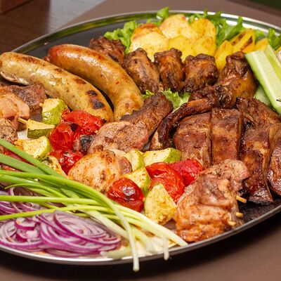 Гриль сет с овощами в Daddys pub по цене 3905 ₽