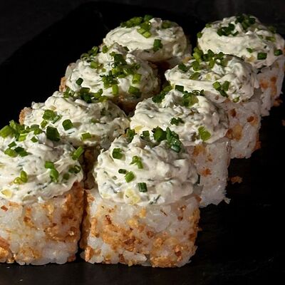 Ролл с горбушей в Хорошие руки - Роллы по цене 820 ₽