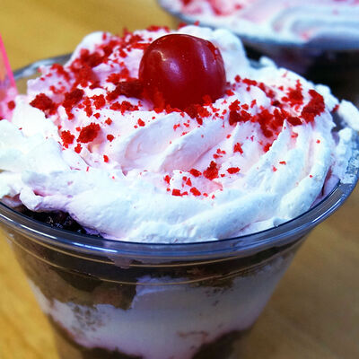 Трайфл Чёрный лес в Дока пицца по цене 220 ₽