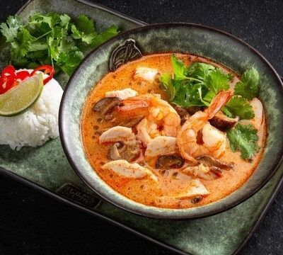 Японский суп том ям с креветками в Enjoy по цене 499 ₽