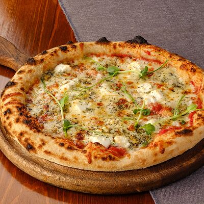 Пицца Куатро Формаджи в Casa Mia по цене 790 ₽