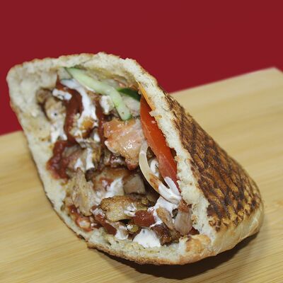 Донар с курицей в Сочный по цене 300 ₽