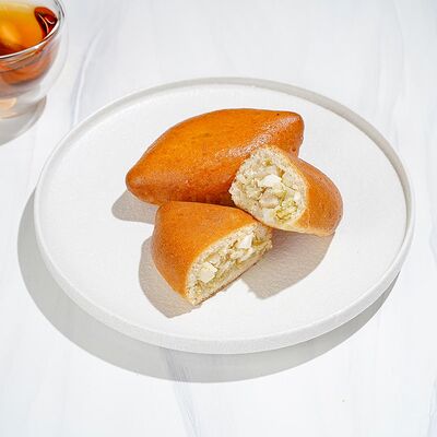 Пирожок с капустой и яйцом в Магбургер & Братья Караваевы по цене 60