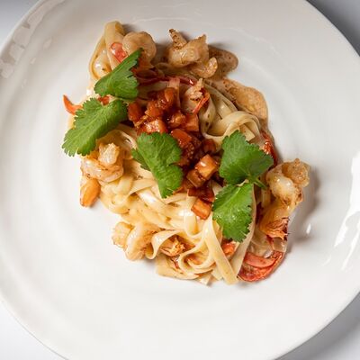 Паста с креветками в Тирольские пироги по цене 770 ₽