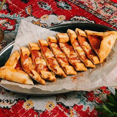 Турецкая пицца с пепперони Пиде в Мерхаба по цене 500 ₽