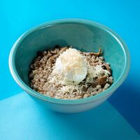 Зеленая гречка с вешенками, пармезаном и яйцом пашот в Coffee Cake