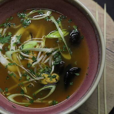 Тайский суп с морепродуктами в Доставка роллы воки пицца Вологда RollX по цене 577 ₽