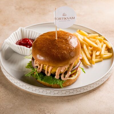 Бургер Tortikvam в RestikVam по цене 850 ₽