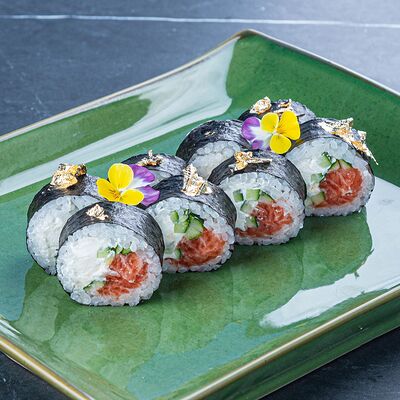 Ролл с лососем и огурцом в Панда по цене 27 р.