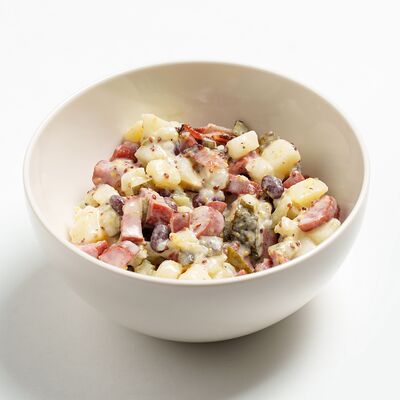 Салат охотничий в Человек и Чебурек по цене 490 ₽