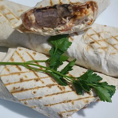 Шаурма с шашлыком из свиной шейки в Мясо огонь по цене 375 ₽