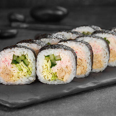 Футомаки чикен в Суши мастер по цене 219 ₽